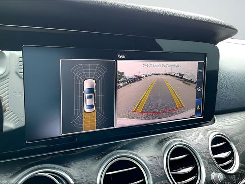 Used 2018 Mercedes-Benz E 300 image 13