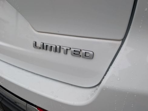 Used 2024 Jeep Grand Cherokee Limited image 8