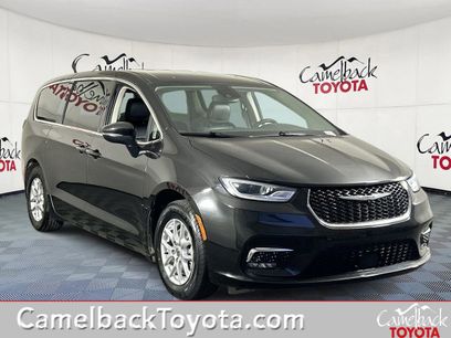 Used 2023 Chrysler Pacifica Touring-L
