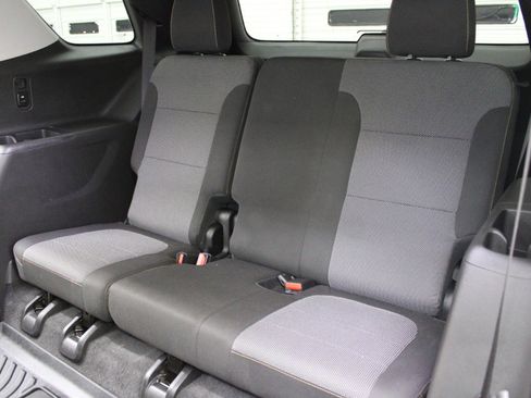 Used 2018 Chevrolet Traverse LT image 9