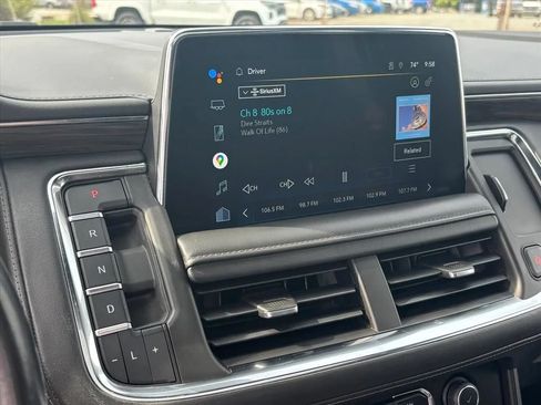 Used 2022 Chevrolet Tahoe Z71 w/ Luxury Package AWD/4WD image 4