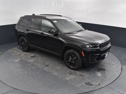 New 2026 Jeep Grand Cherokee Altitude AWD/4WD image 37