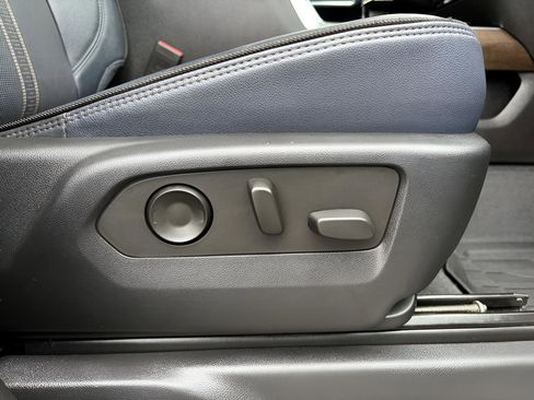 Used 2022 Chevrolet Silverado 1500 High Country image 67