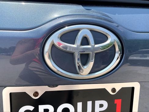 Used 2019 Toyota Highlander Plus FWD image 10