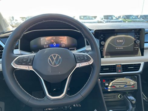 New 2026 Volkswagen Taos SE AWD/4WD image 33