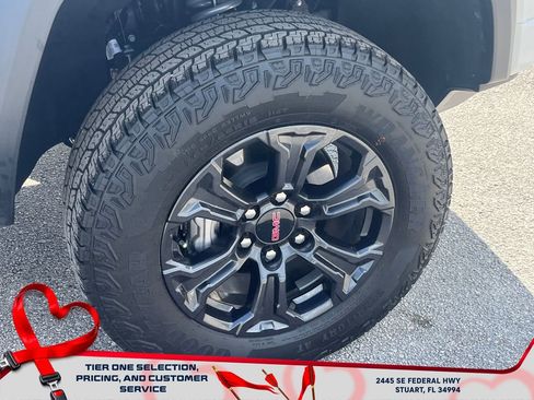Used 2025 GMC Canyon Elevation image 21