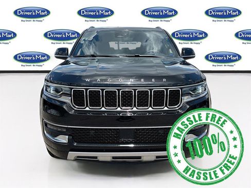 Used 2024 Jeep Wagoneer L Series II RWD image 2