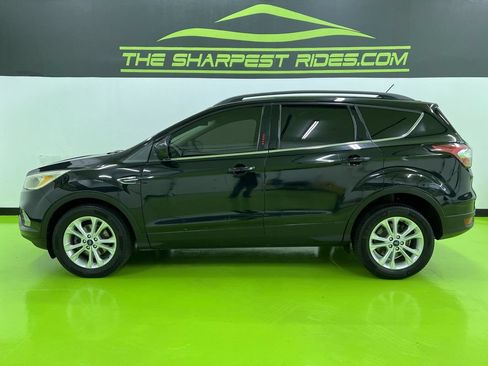 Used 2018 Ford Escape SE w/ Ford Safe & Smart Package FWD image 6