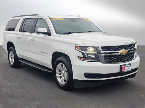 Used 2018 Chevrolet Suburban LT image 7
