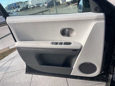 New 2026 Hyundai Ioniq 5 Limited image 32