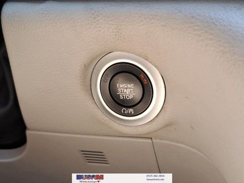 Used 2022 Chrysler Pacifica Touring-L w/ Uconnect Theater Family Group image 22