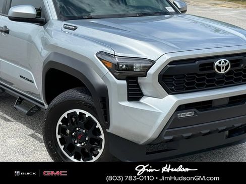 Used 2025 Toyota Tacoma TRD Off-Road AWD/4WD image 6