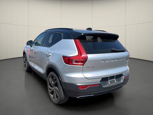 Used 2019 Volvo XC40 T5 R-Design AWD/4WD image 4
