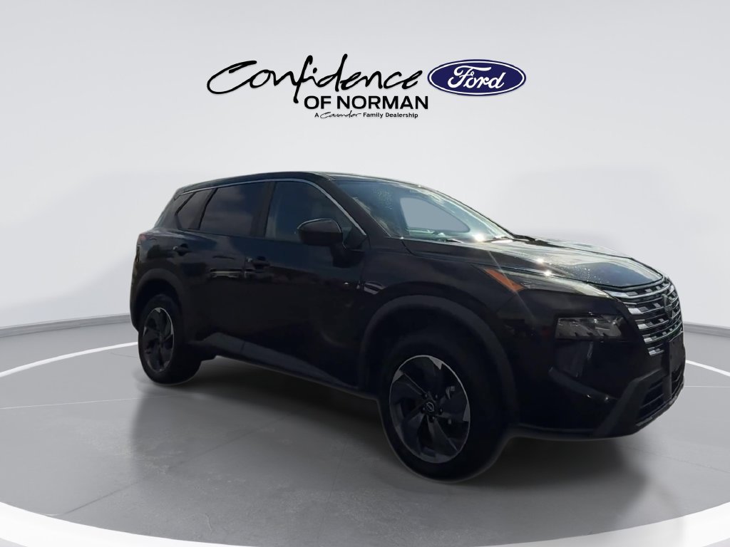 Used 2024 Nissan Rogue SV FWD image 2