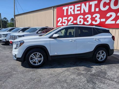 Used 2023 GMC Terrain SLE w/ Driver Convenience Package image 1