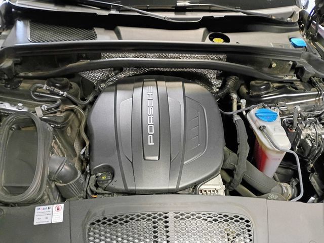 Used 2018 Porsche Macan AWD/4WD image 74