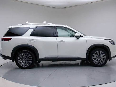 Used 2023 Nissan Pathfinder SL w/ SL Premium Package AWD/4WD image 11