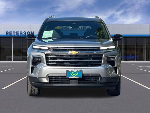 Used 2024 Chevrolet Traverse LT w/ Enhanced Driving Package AWD/4WD image 9