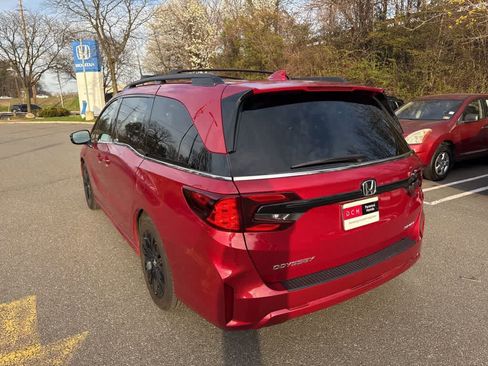 Used 2025 Honda Odyssey Sport-L image 18