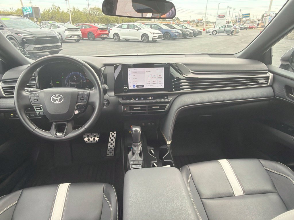 Used 2025 Toyota Camry SE FWD image 14