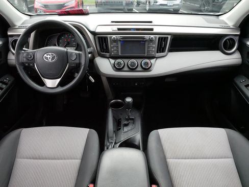 Used 2013 Toyota RAV4 LE AWD/4WD image 10