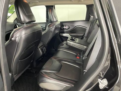 Used 2017 Jeep Cherokee Trailhawk w/ Comfort/Convenience Group image 19
