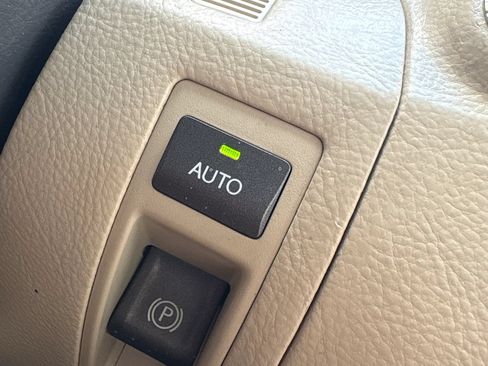 Used 2012 Lexus LS 460 w/ Luxury Value Edition RWD image 32