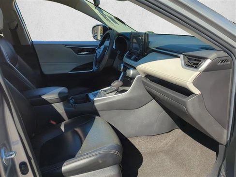 Certified 2021 Toyota RAV4 XLE image 25
