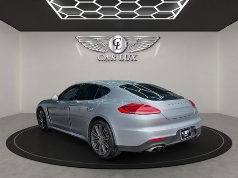 Used 2016 Porsche Panamera 4 image 5