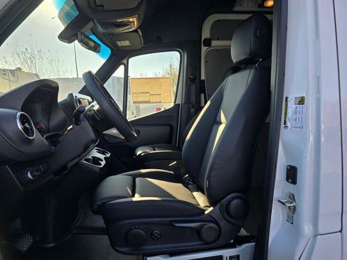 New 2025 Mercedes-Benz Sprinter 2500 image 17