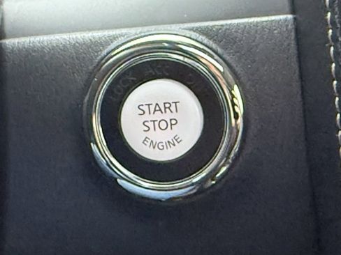 Used 2022 Nissan Armada Platinum w/ Captain's Chairs Package image 43