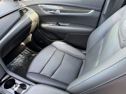 Certified 2022 Cadillac XT5 Sportv w/ Technology Package image 14