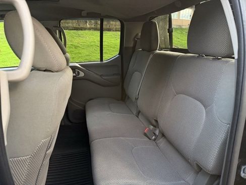 Used 2016 Nissan Frontier SV image 20