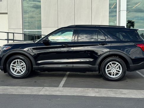 New 2026 Ford Explorer Active w/ Active Comfort Package image 6