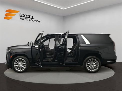 Used 2021 Cadillac Escalade ESV Premium Luxury image 51