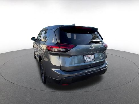 Used 2024 Nissan Rogue SV image 11