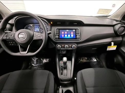 New 2025 Nissan Kicks Play S image 5
