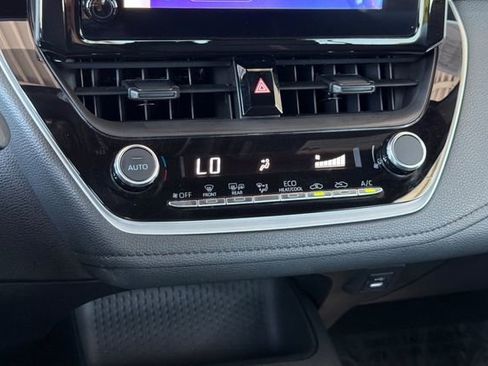 Used 2025 Toyota Corolla SE FWD image 23
