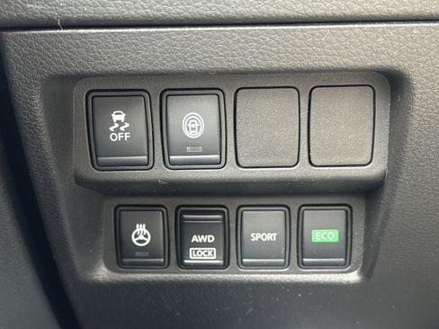 Used 2021 Nissan Rogue Sport SV AWD/4WD image 19