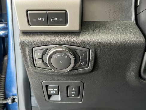 Used 2020 Ford F150 Lariat image 10