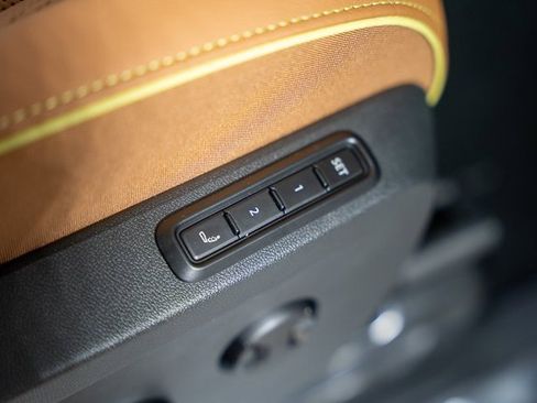 New 2025 Volkswagen ID. Buzz Pro S image 45