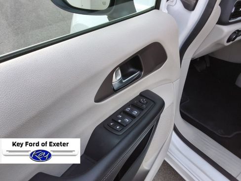Used 2023 Chrysler Voyager LX FWD image 31