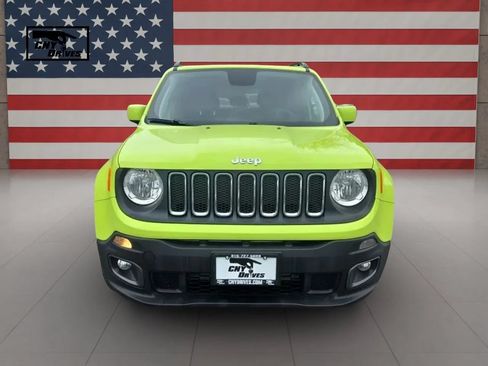 Used 2018 Jeep Renegade Latitude AWD/4WD image 2