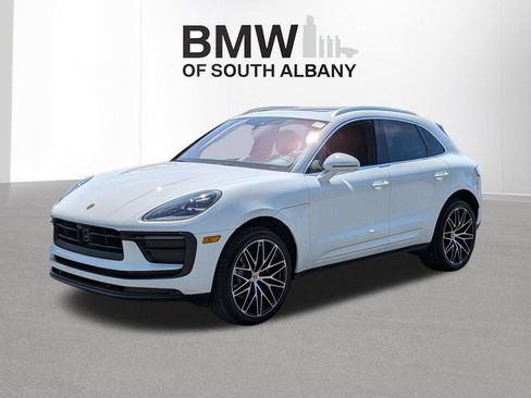Used 2023 Porsche Macan Turbo AWD/4WD image 3