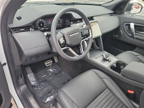 Used 2025 Land Rover Discovery Sport Dynamic SE image 22