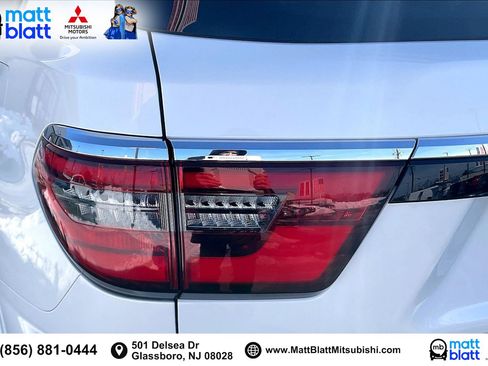 Used 2024 Nissan Armada Platinum w/ Captain's Chairs Package image 32