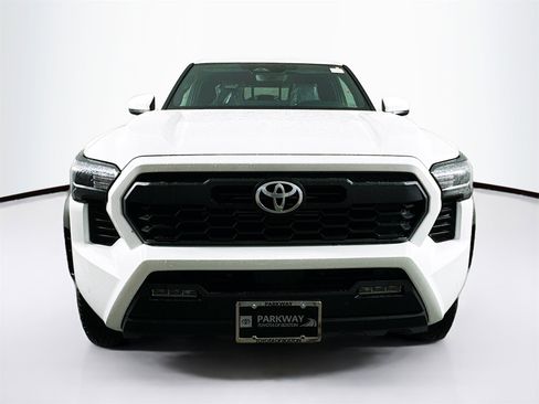 Certified 2025 Toyota Tacoma TRD Off-Road w/ TRD Off Road Upgrade Package image 2