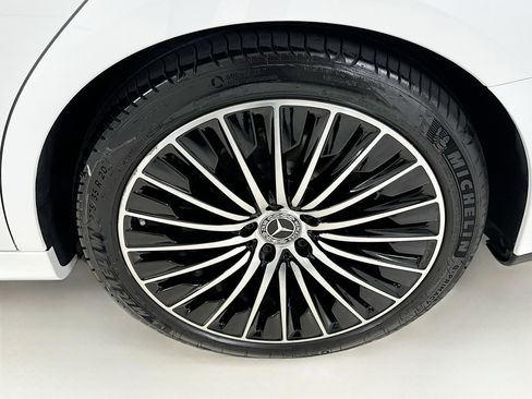 Used 2025 Mercedes-Benz E 350 Sedan image 34