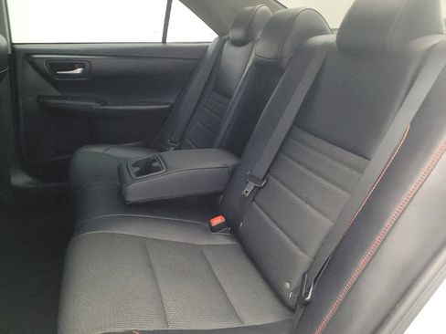 Used 2016 Toyota Camry SE FWD image 18