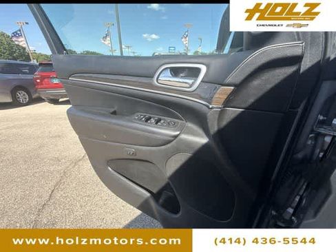 Used 2018 Jeep Grand Cherokee Overland AWD/4WD image 23